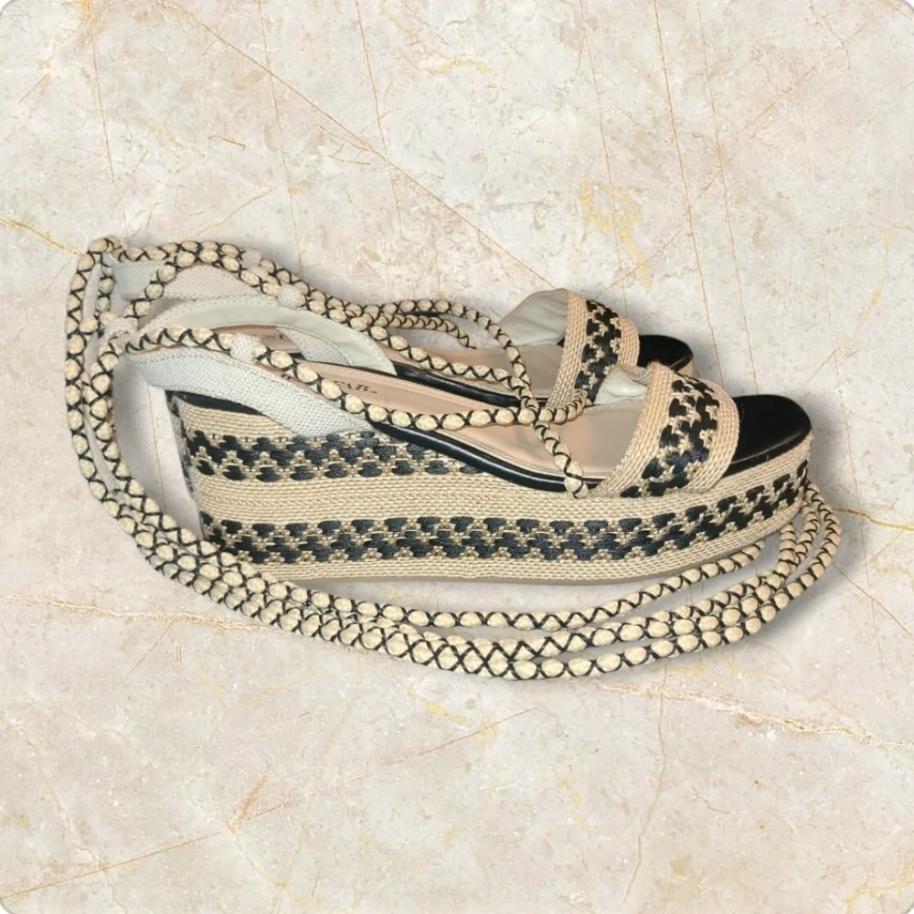 Strappy wedge sandals NWOB size 9